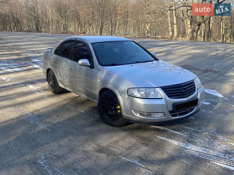 Седан Nissan Almera 2010 в Киеве