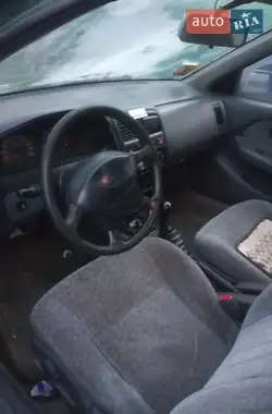 Nissan Almera 1998