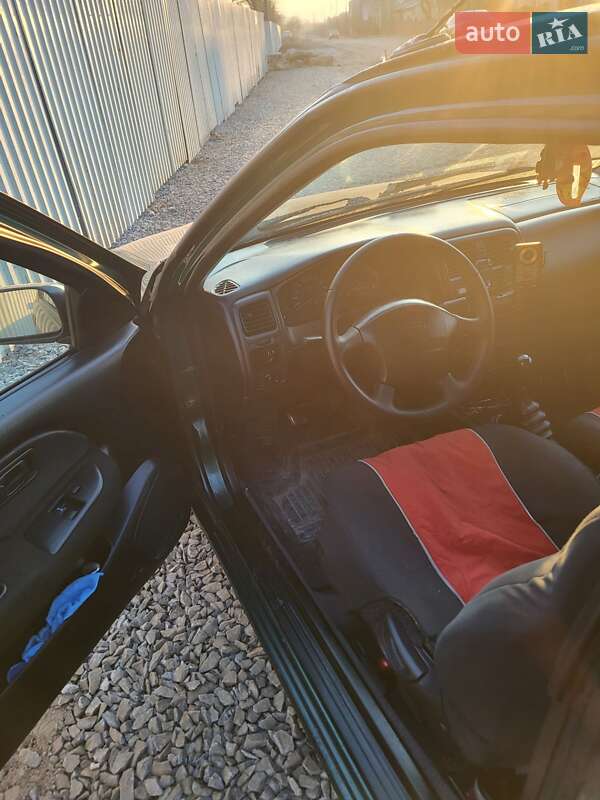 Хетчбек Nissan Almera 1998 в Млиніві