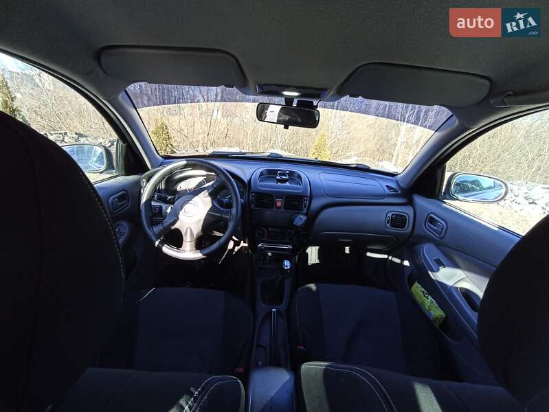 Седан Nissan Almera 2004 в Хмельницькому
