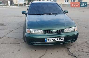 Хетчбек Nissan Almera 1996 в Рені