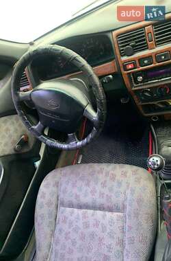 Седан Nissan Almera 1996 в 