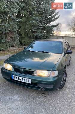 Седан Nissan Almera 1996 в Тернополі