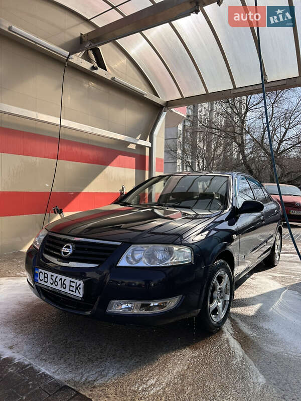 Седан Nissan Almera 2010 в 