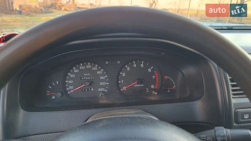 Хетчбек Nissan Almera 1996 в Одесі