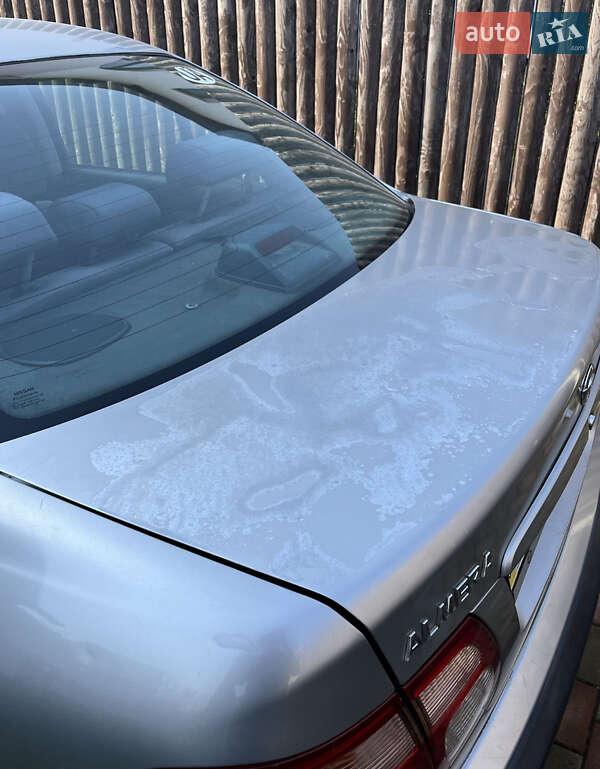 Седан Nissan Almera 2005 в Ужгороді