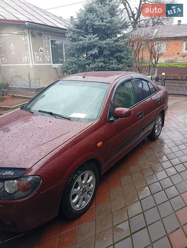 Седан Nissan Almera 2004 в Копычинце