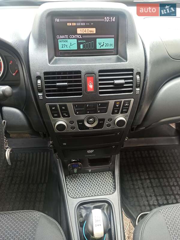 Хэтчбек Nissan Almera 2004 в Калуше