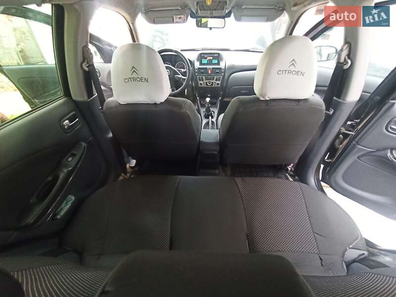 Хэтчбек Nissan Almera 2004 в Калуше