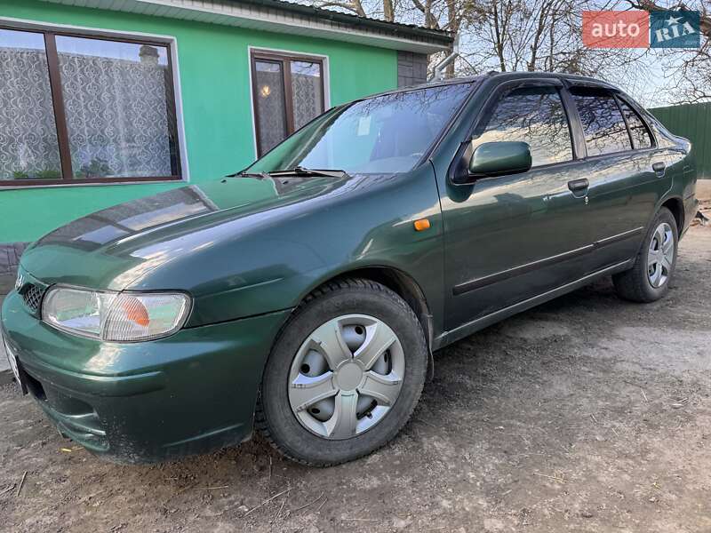 Седан Nissan Almera 1999 в Демидовке