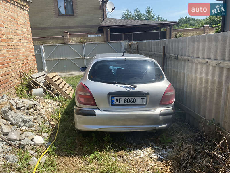 Хэтчбек Nissan Almera 2000 в Днепре