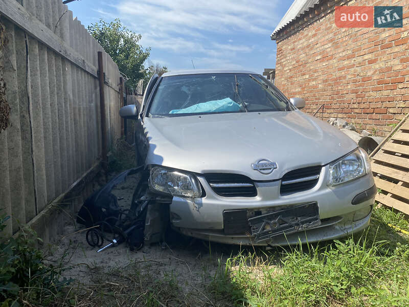 Хэтчбек Nissan Almera 2000 в Днепре