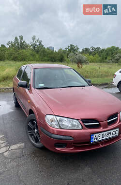 Хэтчбек Nissan Almera 2001 в 