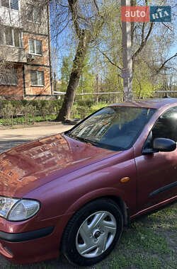 Хэтчбек Nissan Almera 2001 в 