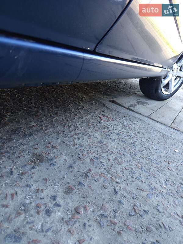 Седан Nissan Almera 2008 в Южноукраинске