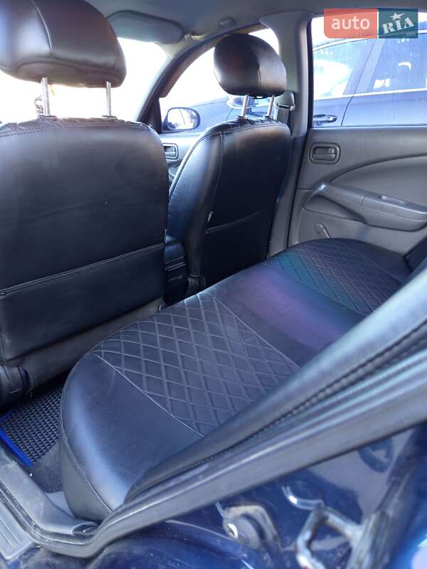 Седан Nissan Almera 2008 в Южноукраинске