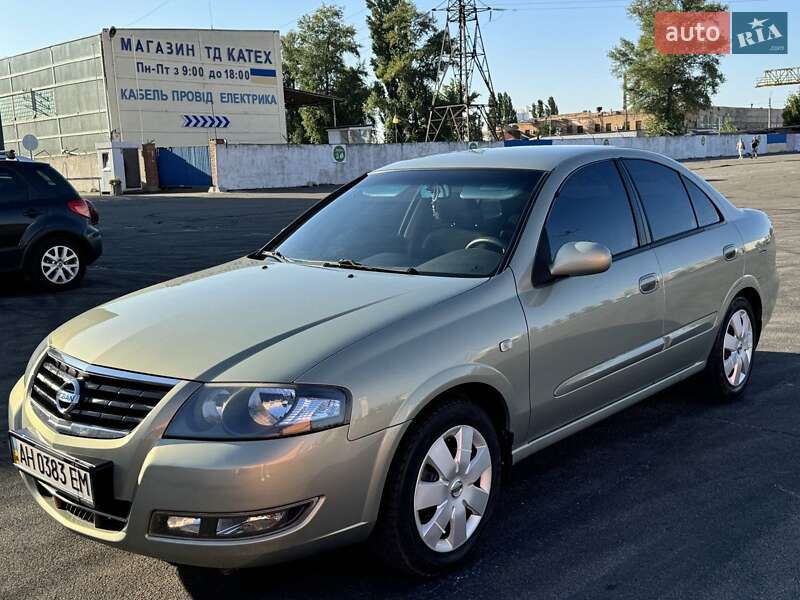 Седан Nissan Almera 2010 в 