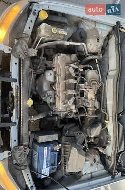 Хэтчбек Nissan Almera 2004 в Кривом Роге