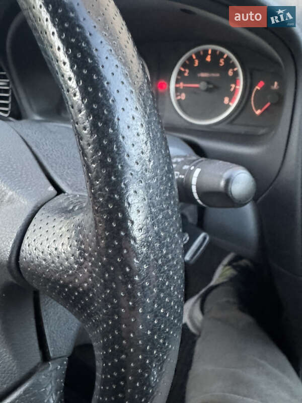 Хэтчбек Nissan Almera 2004 в Кривом Роге