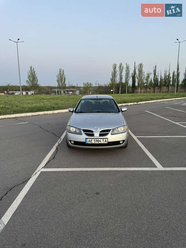 Хэтчбек Nissan Almera 2004 в Кривом Роге