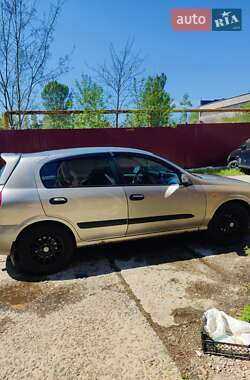 Хетчбек Nissan Almera 2003 в 