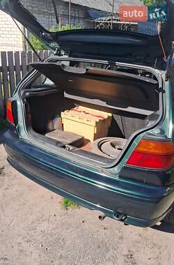 Хэтчбек Nissan Almera 1997 в 