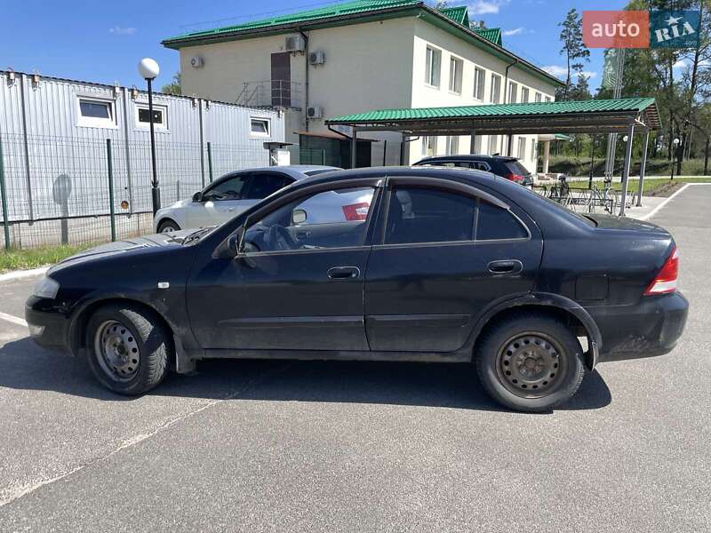 Седан Nissan Almera 2012 в Корюківці