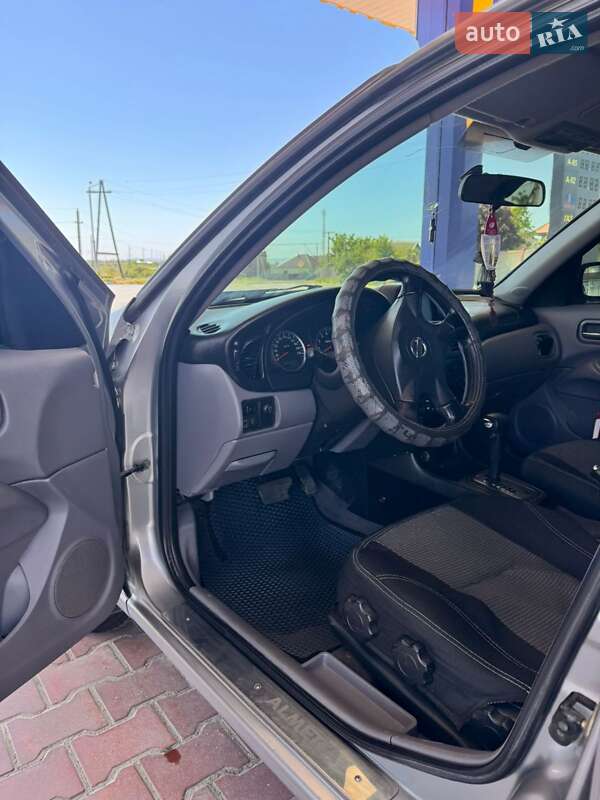Седан Nissan Almera 2003 в Ізмаїлі фото 10 Седан Nissan Almera 2003 в Ізмаїлі
