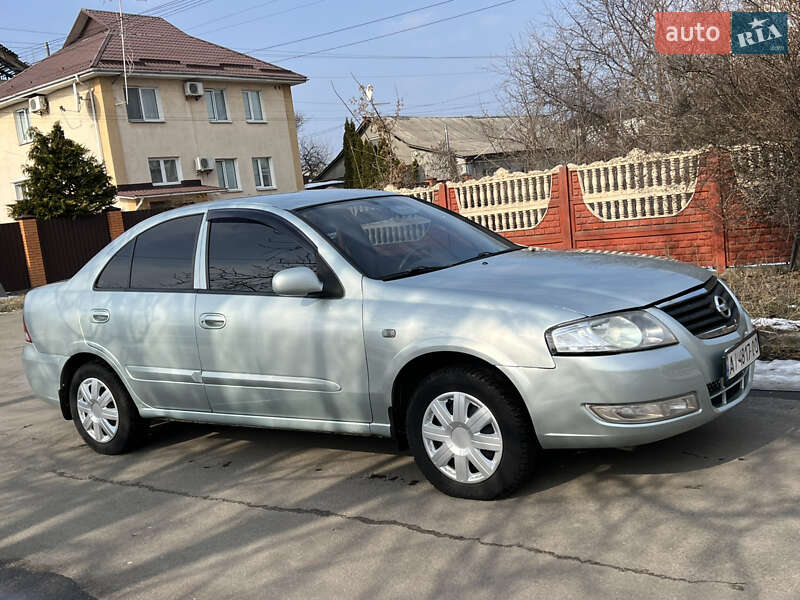 Седан Nissan Almera 2007 в Києві
