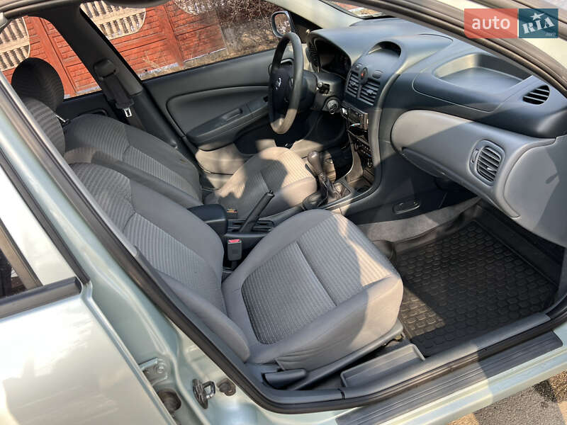 Седан Nissan Almera 2007 в Києві