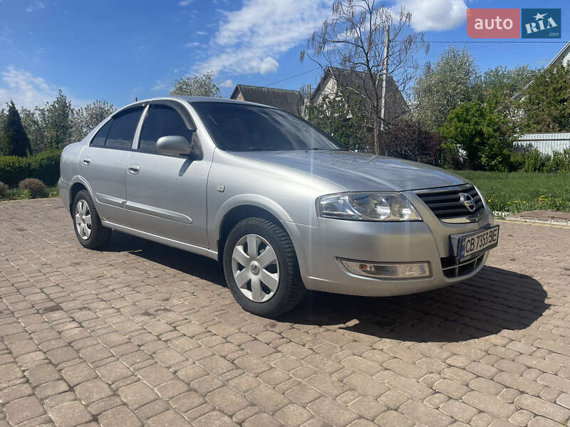 Седан Nissan Almera 2011 в Мене