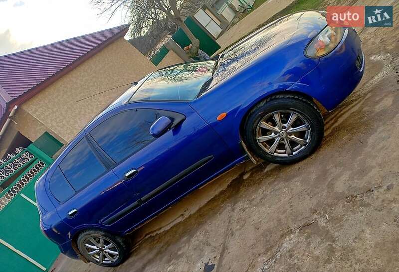 Nissan Almera 2002