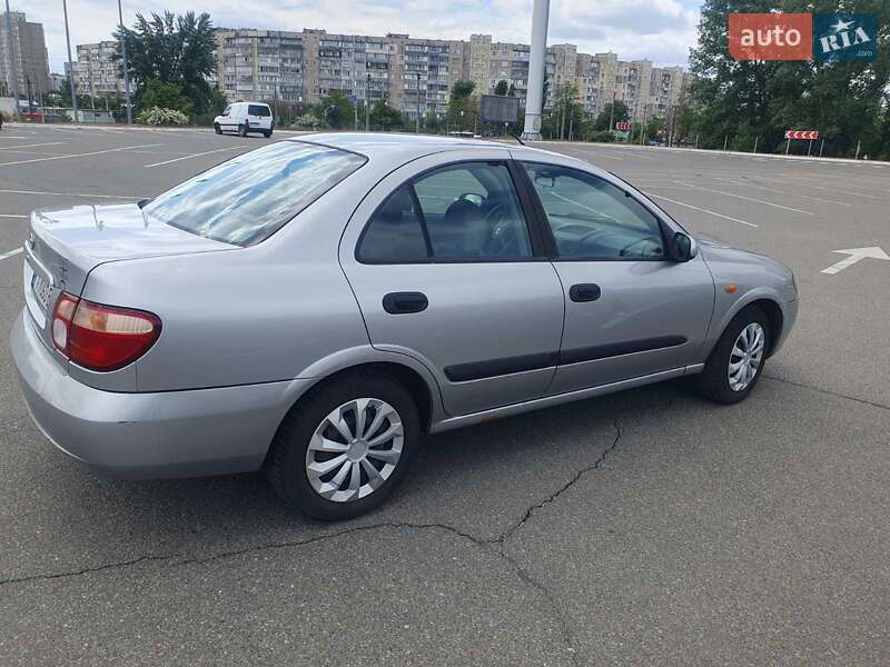 Седан Nissan Almera 2003 в Києві