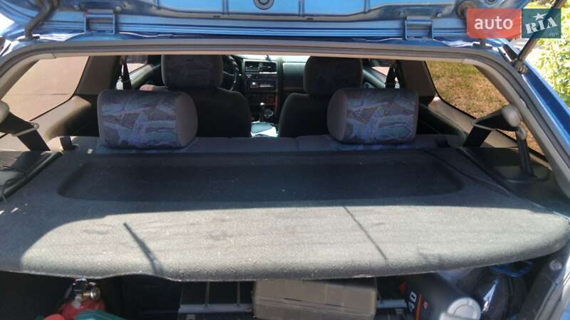 Хэтчбек Nissan Almera 1998 в Одессе