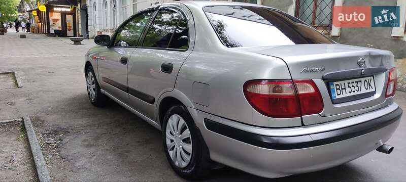 Nissan Almera 2004
