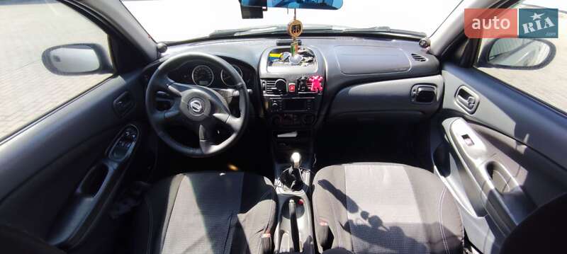 Седан Nissan Almera 2004 в Одесі