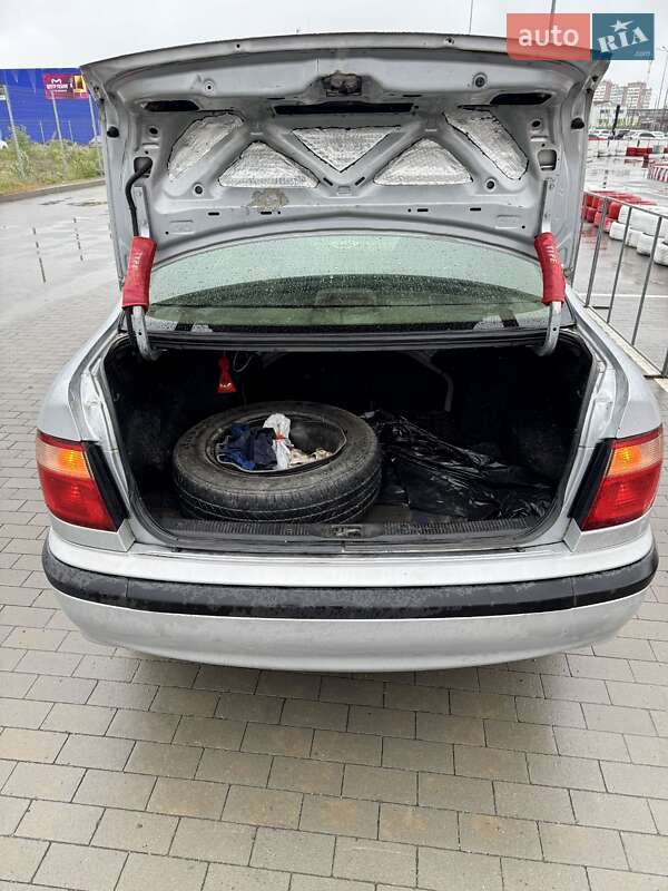 Седан Nissan Almera 2002 в Вінниці