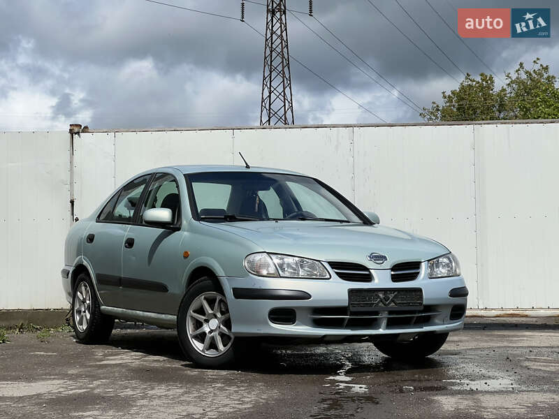 Nissan Almera 2002