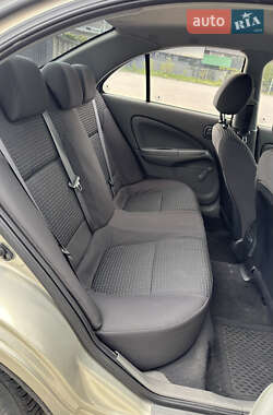 Седан Nissan Almera 2008 в 