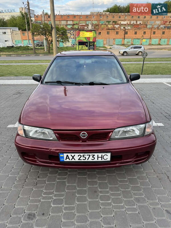 Nissan Almera 1998