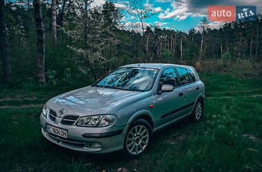 Хетчбек Nissan Almera 2001 в Золочеві