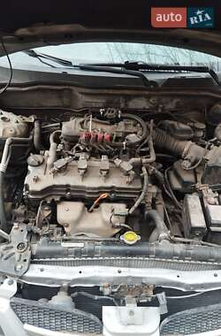 Хэтчбек Nissan Almera 2003 в 