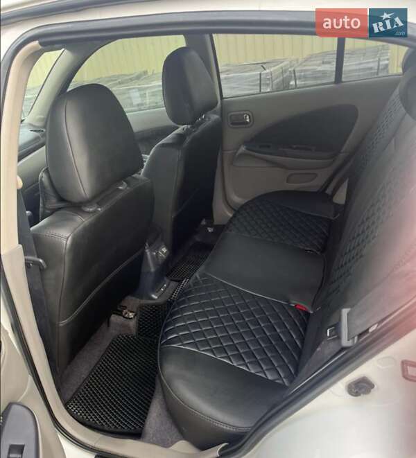 Хетчбек Nissan Almera 2001 в Одесі