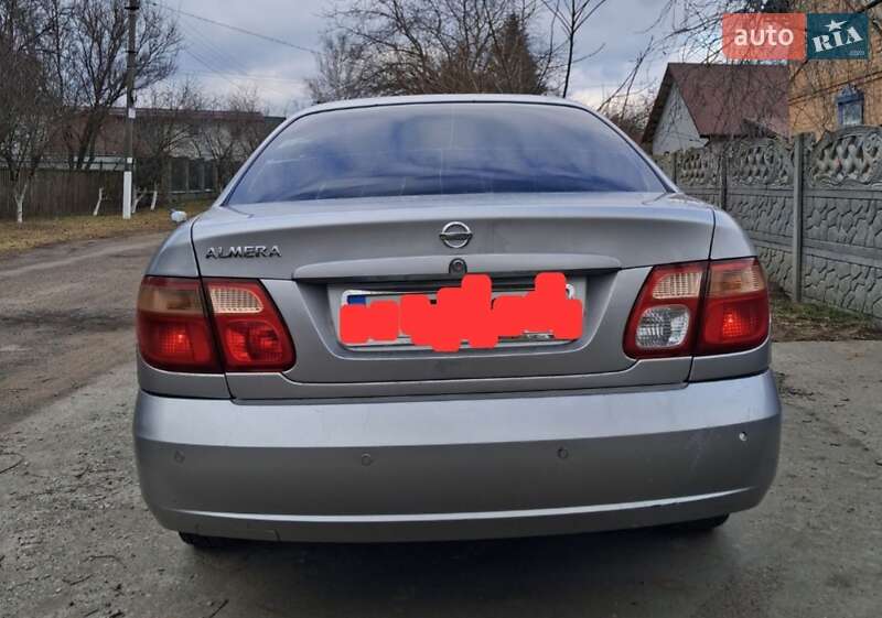 Nissan Almera 2003