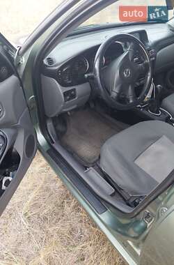 Седан Nissan Almera 2003 в Днепре