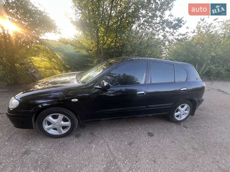 Nissan Almera 2002
