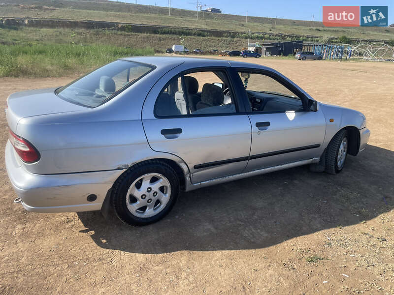 Седан Nissan Almera 1998 в Одессе