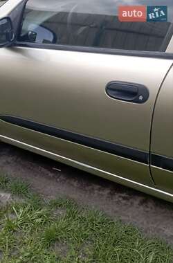 Седан Nissan Almera 2004 в 