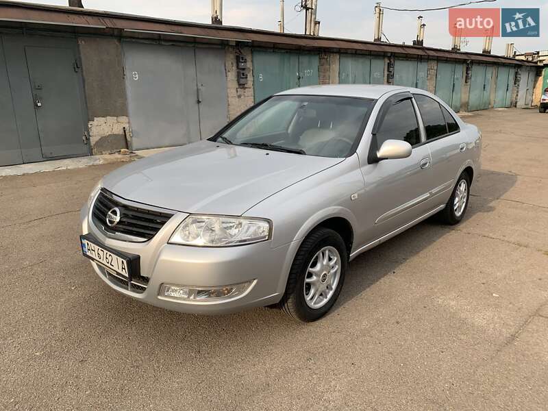 Седан Nissan Almera 2012 в 