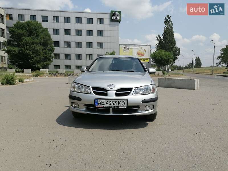 Седан Nissan Almera 2001 в Днепре
